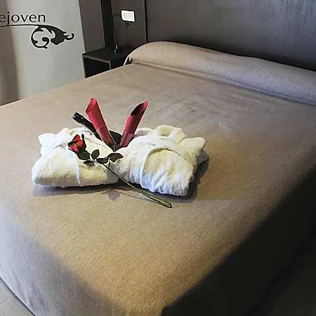 ホテル Torrejoven 3*