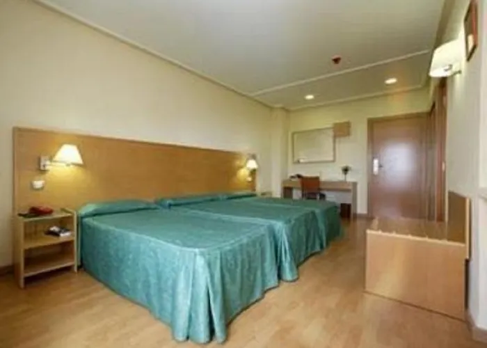 Готель Torrejoven Торрев'єха